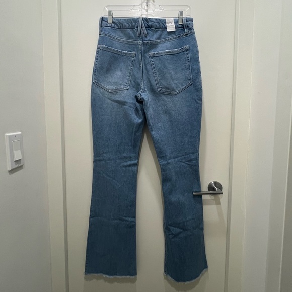 Good American Classic Boot Raw Hem Jean Size 10 - Picture 4 of 7